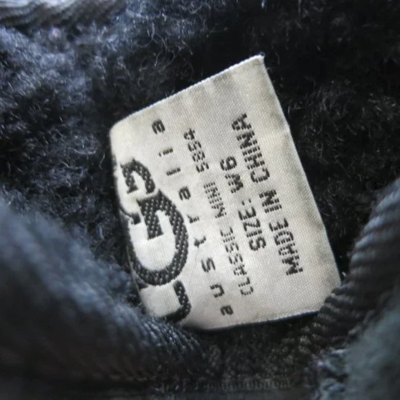 UGG Australia Classic Mini Black Boot 5854 Insulated 6 - Picture 6 of 7